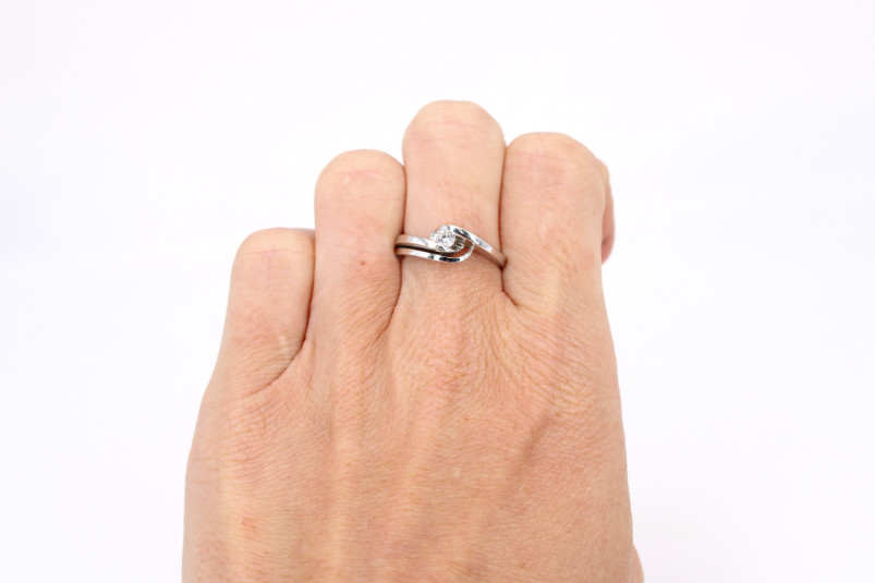 Solitario de oro blanco de 18k. de segunda mano. Joyería de ocasión | ROYALHYSTERIA