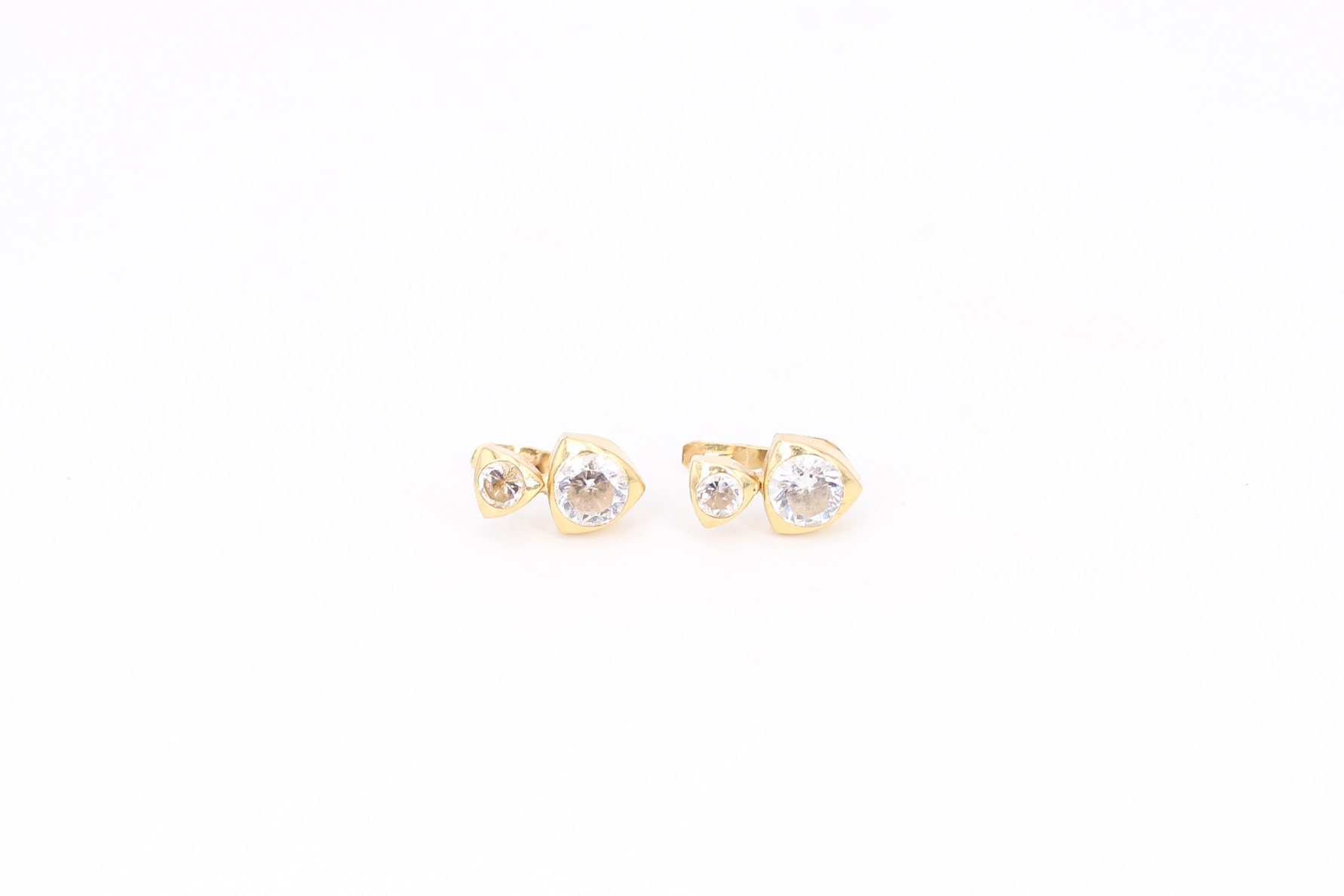 Pendiente de oro de 18k. de segunda mano. Joyería de ocasión | ROYALHYSTERIA