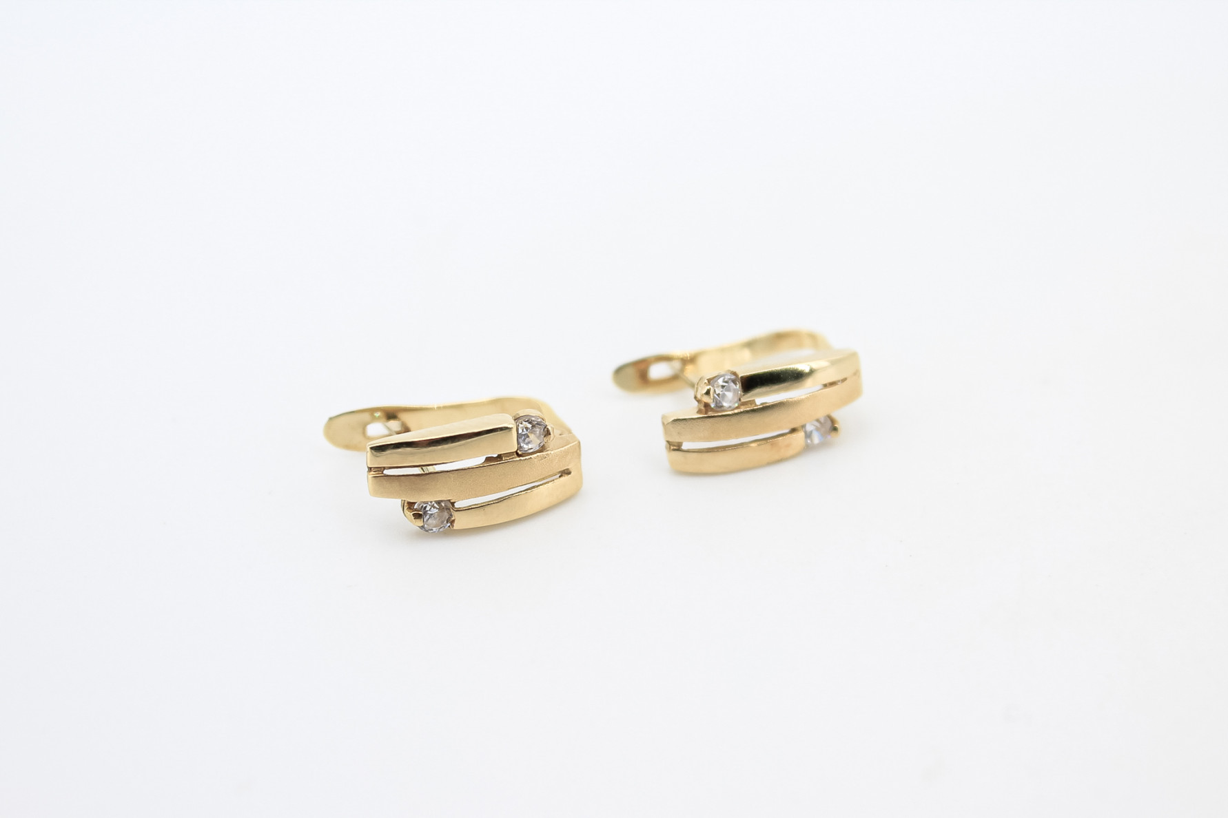 Pendiente de oro de 18k. de segunda mano. Joyería de ocasión | ROYALHYSTERIA