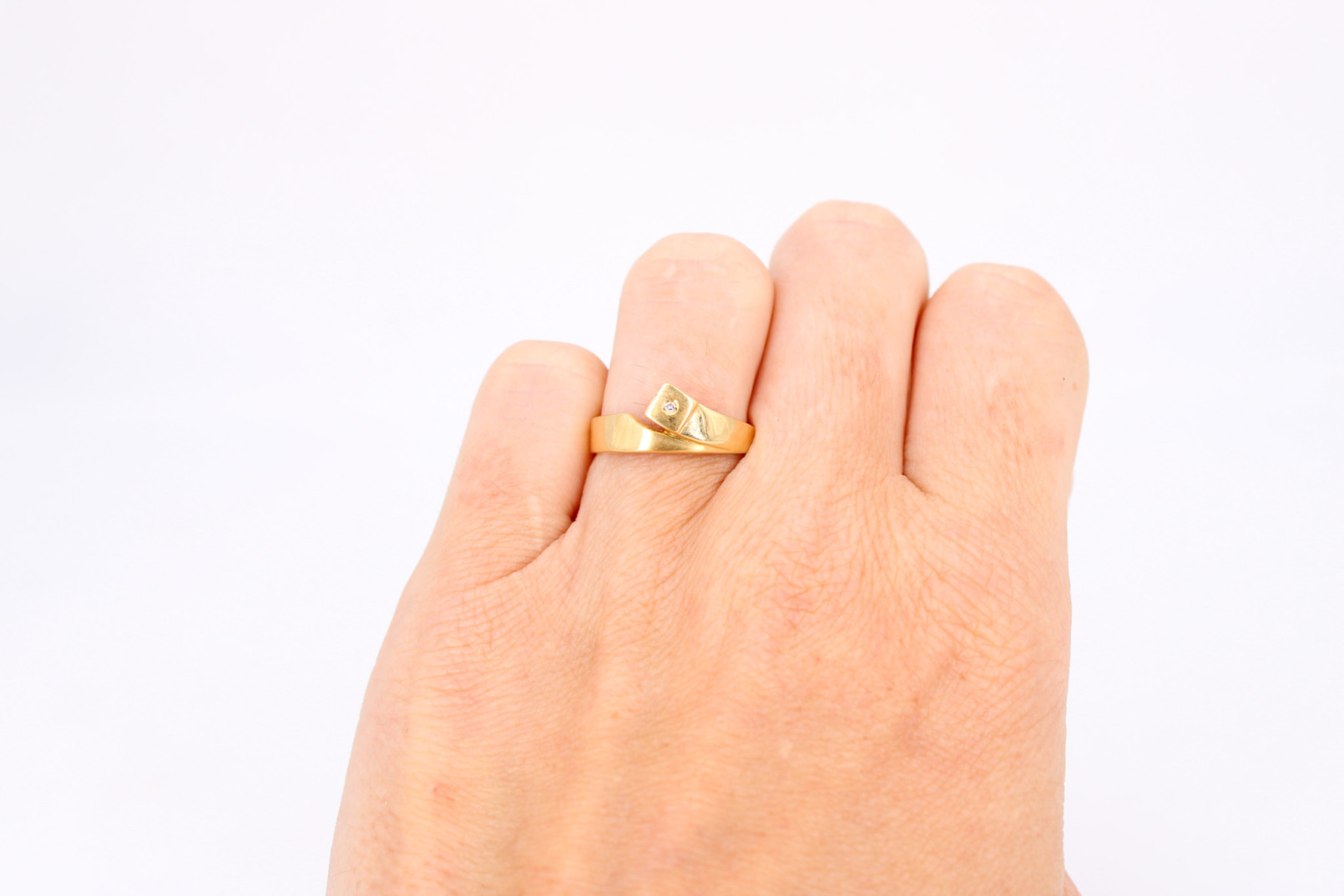 Anillo de oro de 18k. de segunda mano. Joyería de ocasión | ROYALHYSTERIA
