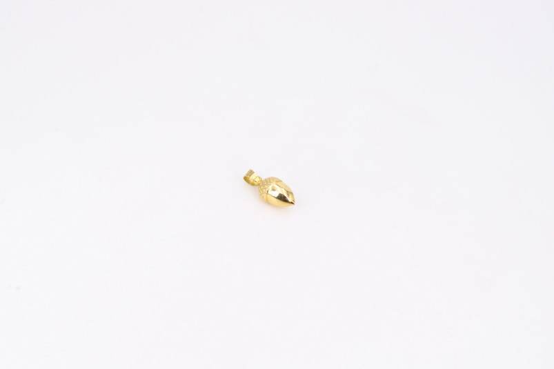 Colgante de oro de 18k. de segunda mano. Joyería de ocasión | ROYALHYSTERIA