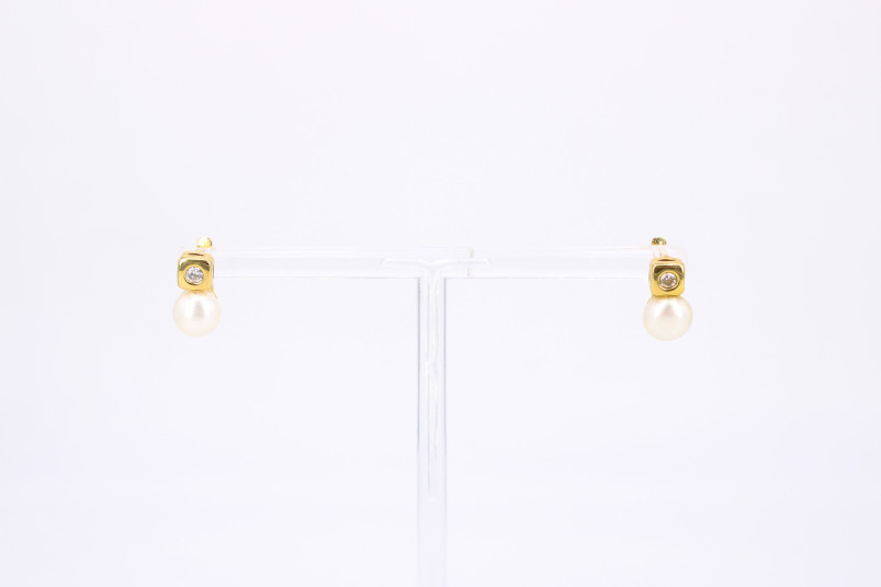 Pendiente de oro de 18k. de segunda mano. Joyería de ocasión | ROYALHYSTERIA