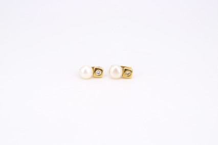Pendiente de oro de 18k. de segunda mano. Joyería de ocasión | ROYALHYSTERIA