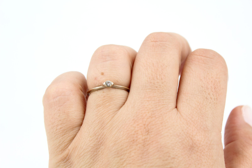 Alianza de oro blanco de 18k. de segunda mano. Joyería de ocasión | ROYALHYSTERIA
