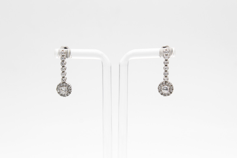 Pendiente de oro blanco de 18k. de segunda mano. Joyería de ocasión | ROYALHYSTERIA