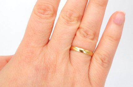 Alianza de oro de 18k. de segunda mano. Joyería de ocasión | ROYALHYSTERIA