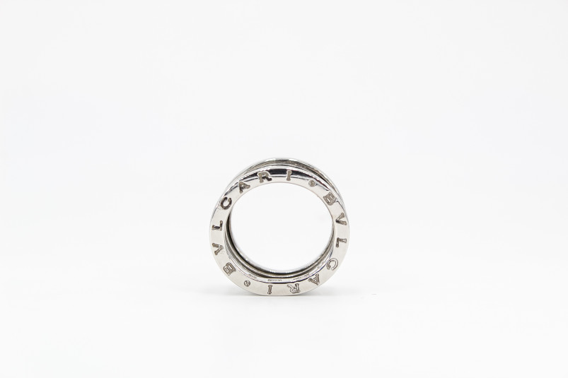 Anillo de oro blanco de 18k. de segunda mano. Joyería de ocasión | ROYALHYSTERIA