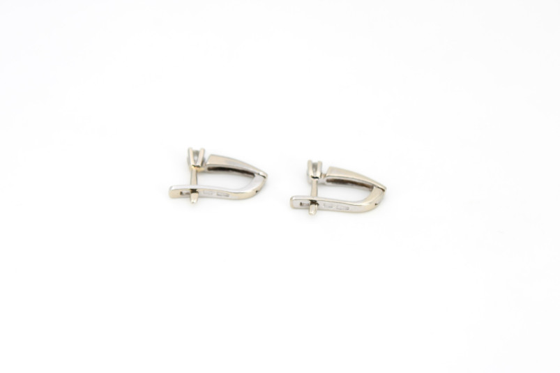 Pendiente de oro blanco de 14k. de segunda mano. Joyería de ocasión | ROYALHYSTERIA