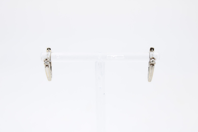 Pendiente de oro blanco de 14k. de segunda mano. Joyería de ocasión | ROYALHYSTERIA