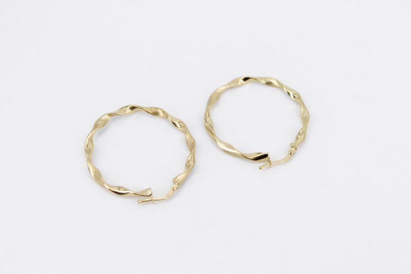 Aro de oro de 18k. de segunda mano. Joyería de ocasión | ROYALHYSTERIA
