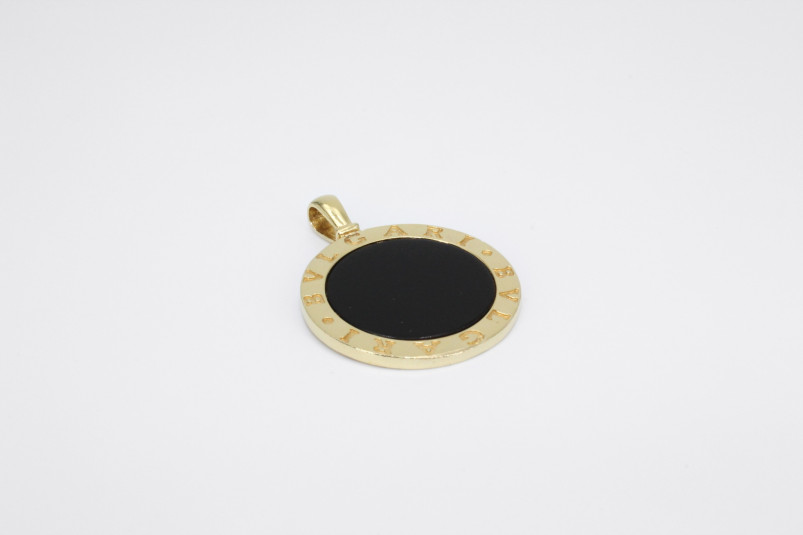 Colgante de oro de 18k. de segunda mano. Joyería de ocasión | ROYALHYSTERIA