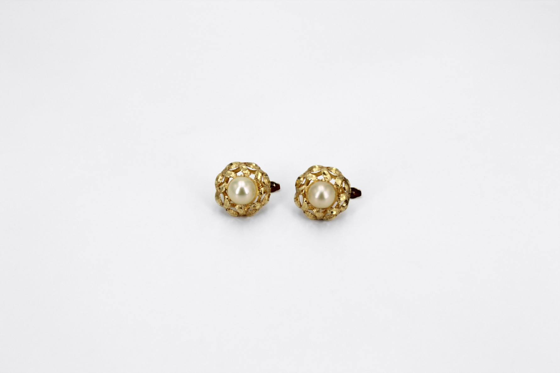 Pendiente de oro de 18k. de segunda mano. Joyería de ocasión | ROYALHYSTERIA