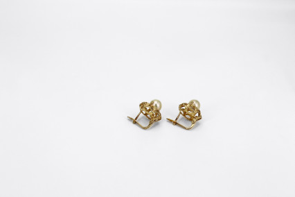 Pendiente de oro de 18k. de segunda mano. Joyería de ocasión | ROYALHYSTERIA