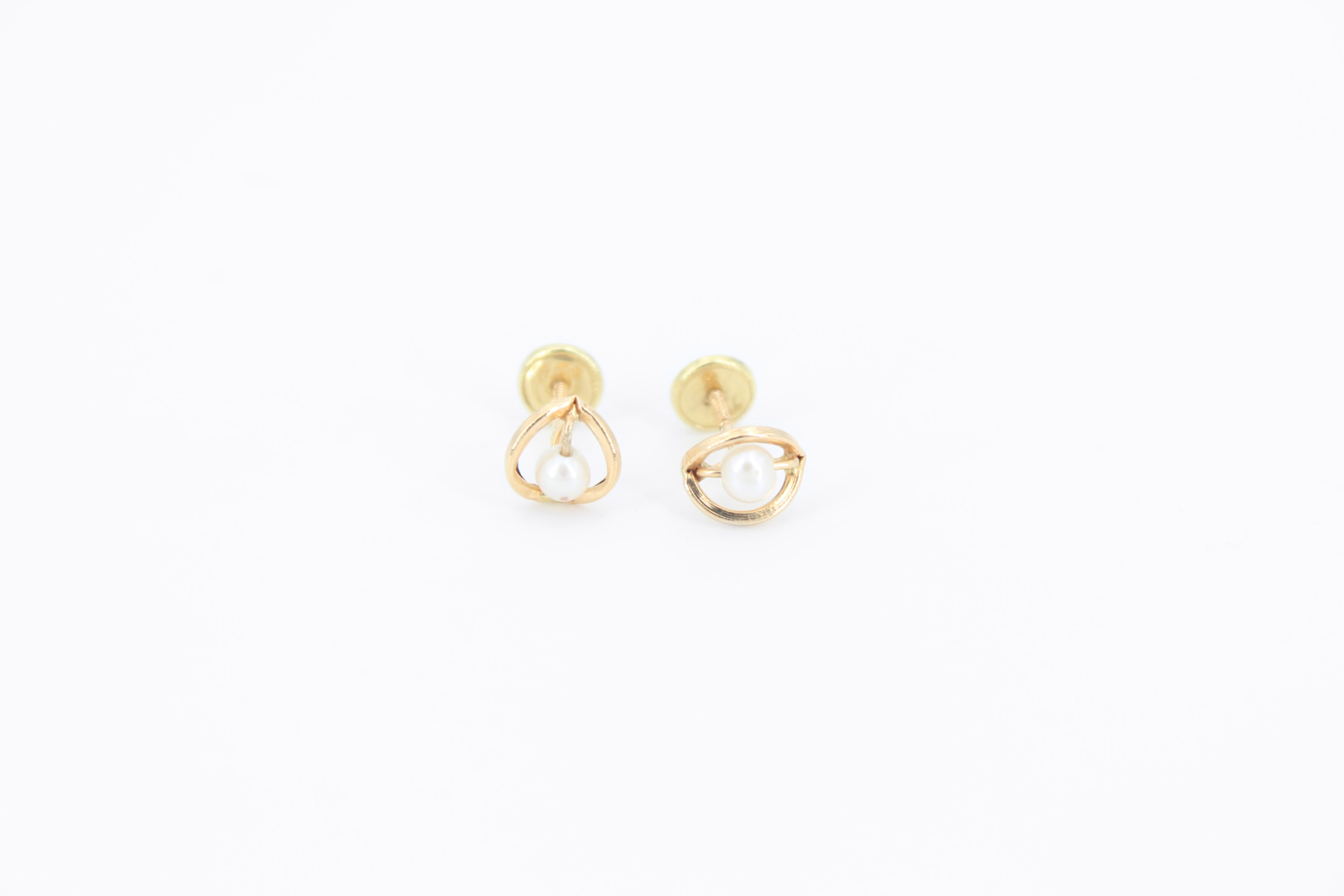Pendiente de oro de 18k. de segunda mano. Joyería de ocasión | ROYALHYSTERIA