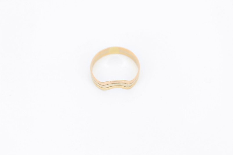 Anillo de oro combinado de 18k. de segunda mano. Joyería de ocasión | ROYALHYSTERIA