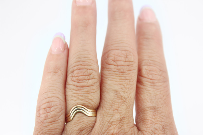 Anillo de oro combinado de 18k. de segunda mano. Joyería de ocasión | ROYALHYSTERIA