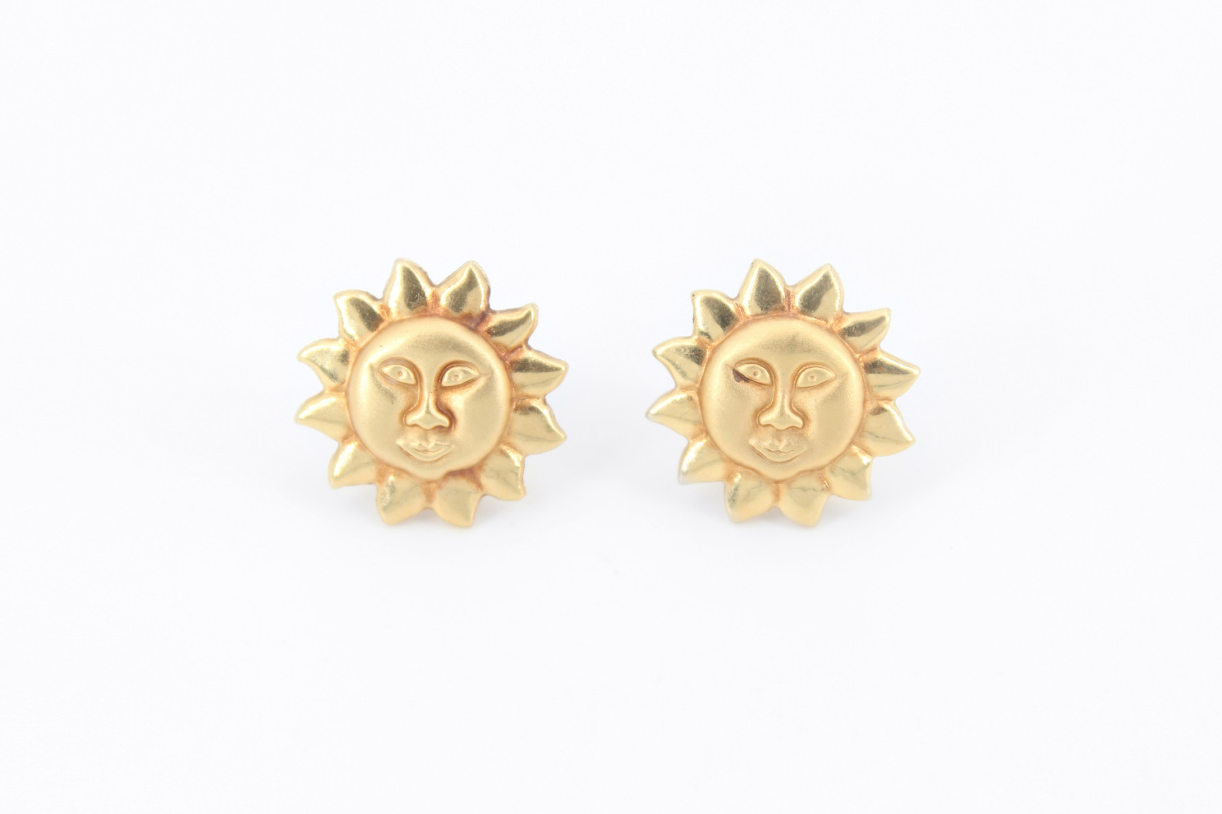 Pendiente de oro de 18k. de segunda mano. Joyería de ocasión | ROYALHYSTERIA