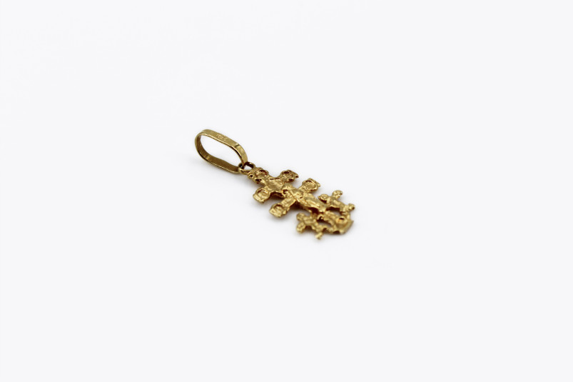 Cruz de oro de 18k. de segunda mano. Joyería de ocasión | ROYALHYSTERIA