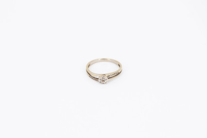Anillo de oro de 18k. de segunda mano. Joyería de ocasión | ROYALHYSTERIA