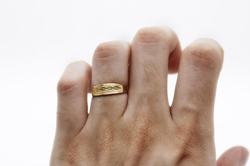 Anillo de oro de 18k. de segunda mano. Joyería de ocasión | ROYALHYSTERIA