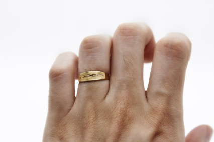 Anillo de oro de 18k. de segunda mano. Joyería de ocasión | ROYALHYSTERIA