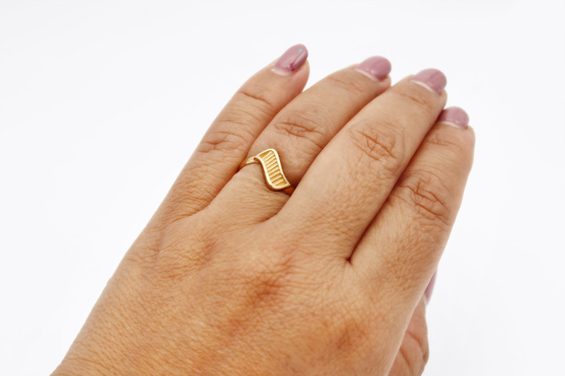 Anillo de oro de 18k. de segunda mano. Joyería de ocasión | ROYALHYSTERIA