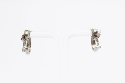 Pendiente de oro blanco de 18k. de segunda mano. Joyería de ocasión | ROYALHYSTERIA