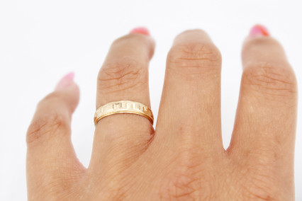 Anillo de oro de 18k. de segunda mano. Joyería de ocasión | ROYALHYSTERIA