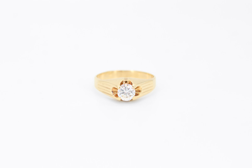 Solitario de oro de 18k. de segunda mano. Joyería de ocasión | ROYALHYSTERIA