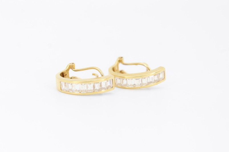 Pendiente de oro de 18k. de segunda mano. Joyería de ocasión | ROYALHYSTERIA