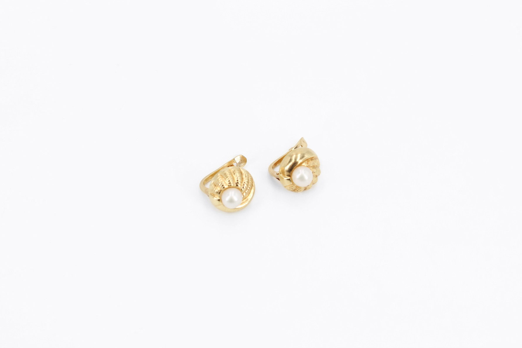 Pendiente de oro de 18k. de segunda mano. Joyería de ocasión | ROYALHYSTERIA