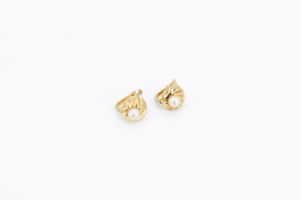 Pendiente de oro de 18k. de segunda mano. Joyería de ocasión | ROYALHYSTERIA