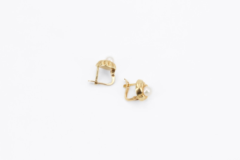 Pendiente de oro de 18k. de segunda mano. Joyería de ocasión | ROYALHYSTERIA