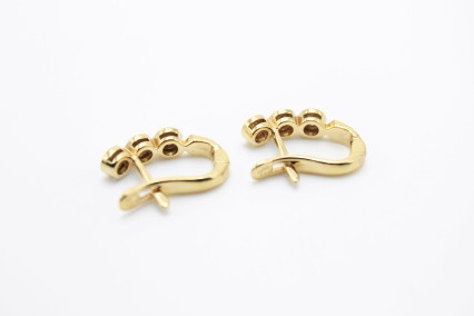 Pendiente de oro de 18k. de segunda mano. Joyería de ocasión | ROYALHYSTERIA