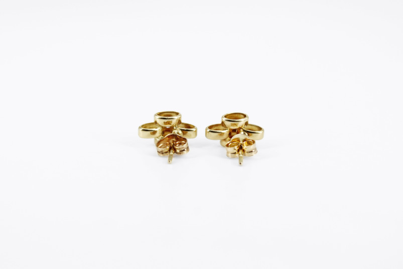 Pendiente de oro combinado de 18k. de segunda mano. Joyería de ocasión | ROYALHYSTERIA