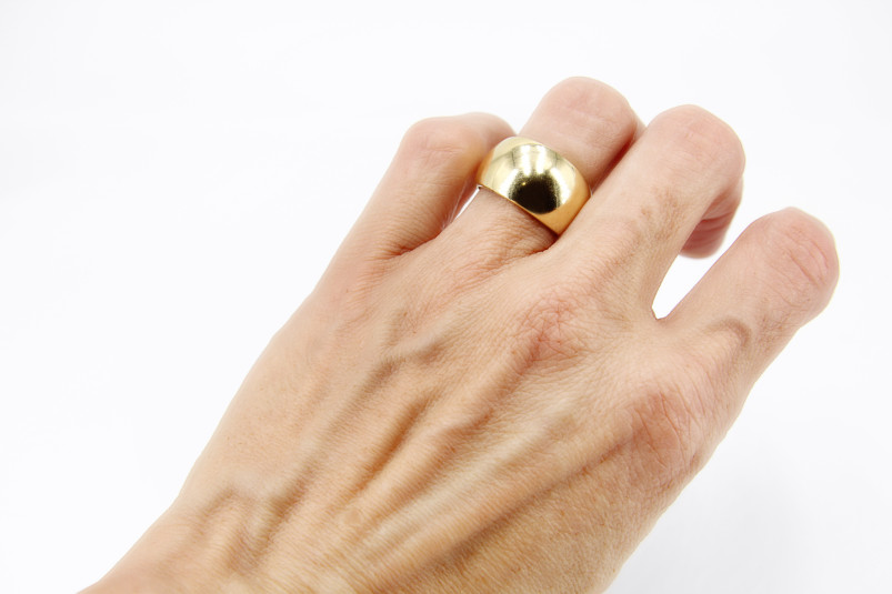 Anillo de oro de 18k. de segunda mano. Joyería de ocasión | ROYALHYSTERIA
