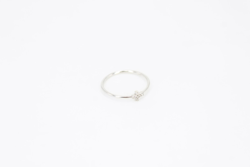 Anillo de oro blanco de 18k. de segunda mano. Joyería de ocasión | ROYALHYSTERIA