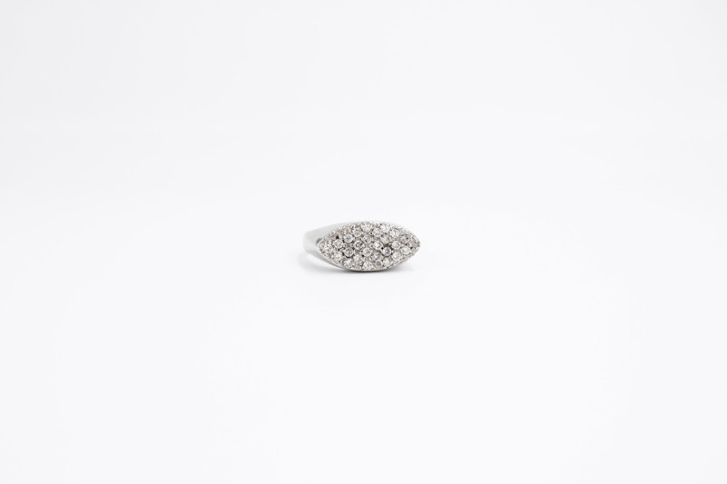 Anillo de oro blanco de 18k con diamantes. de segunda mano. Joyería de ocasión | ROYALHYSTERIA
