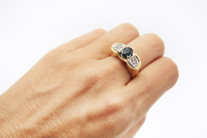 Anillo de oro de 18k. de segunda mano. Joyería de ocasión | ROYALHYSTERIA