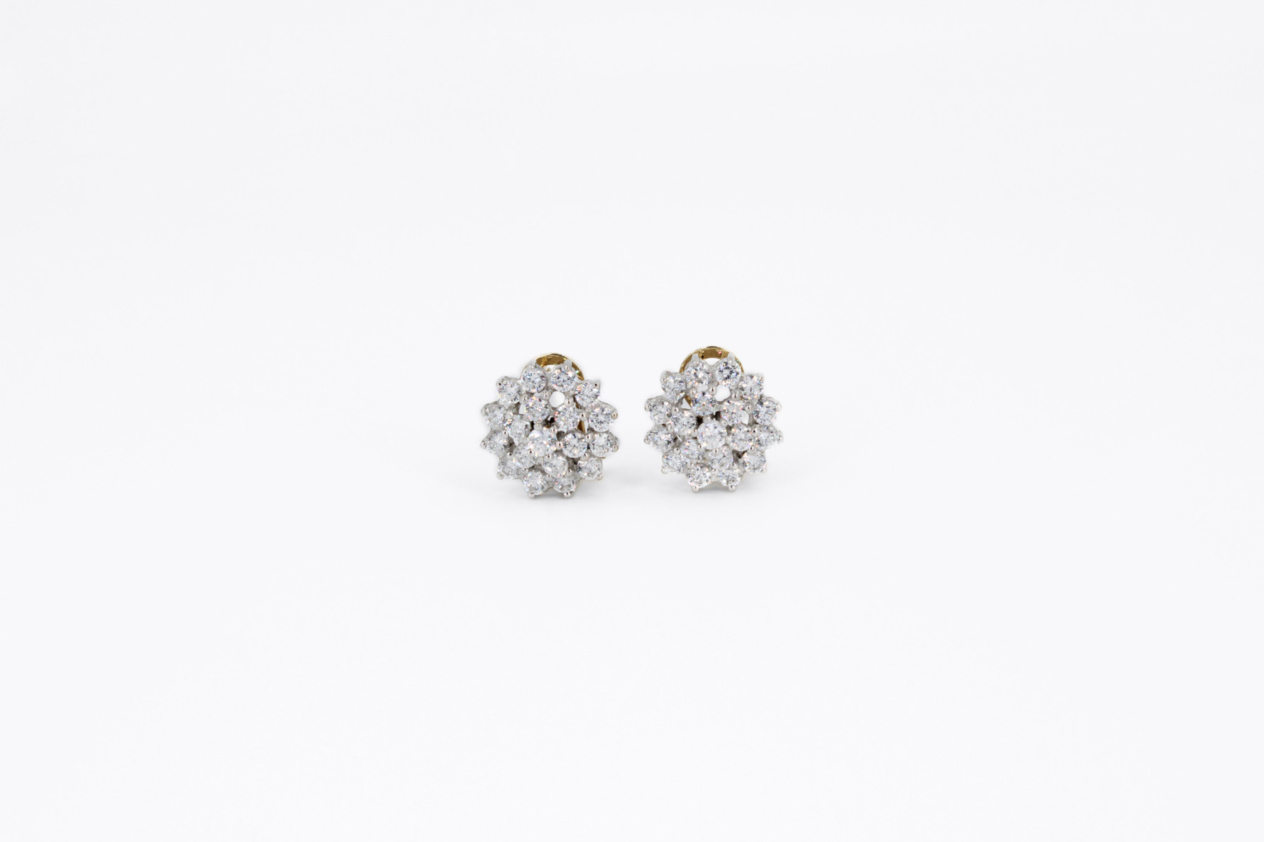 Pendiente de oro combinado de 18k. de segunda mano. Joyería de ocasión | ROYALHYSTERIA