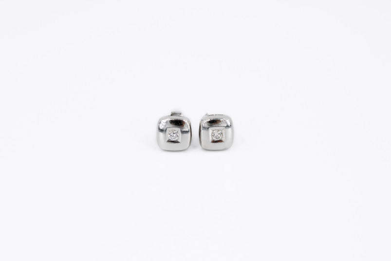 Pendiente de oro blanco de 18k con diamantes. de segunda mano. Joyería de ocasión | ROYALHYSTERIA