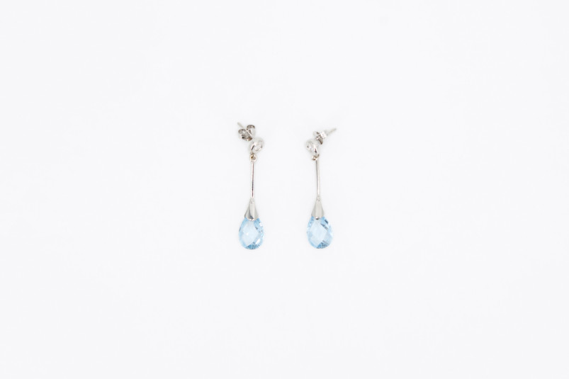 Pendiente de oro blanco de 18k. de segunda mano. Joyería de ocasión | ROYALHYSTERIA