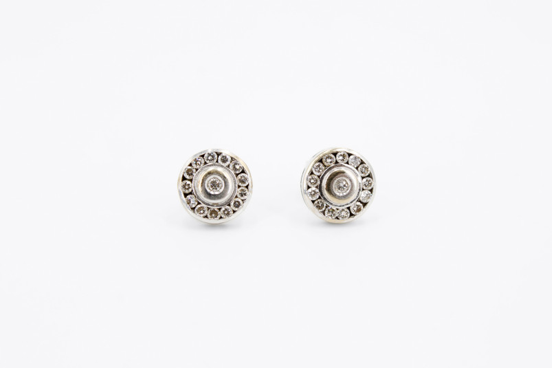 Pendiente de oro blanco de 18k con diamantes. de segunda mano. Joyería de ocasión | ROYALHYSTERIA