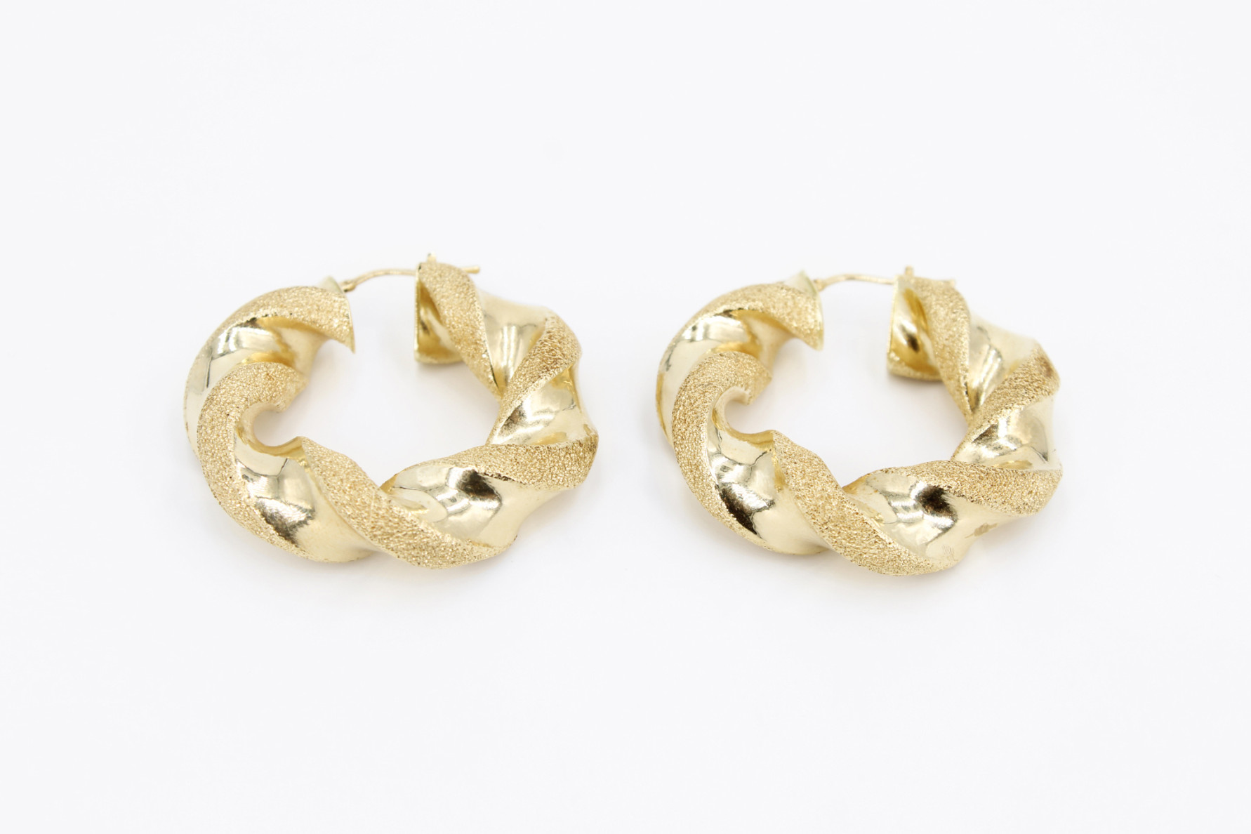 Aro de oro de 18k. de segunda mano. Joyería de ocasión | ROYALHYSTERIA