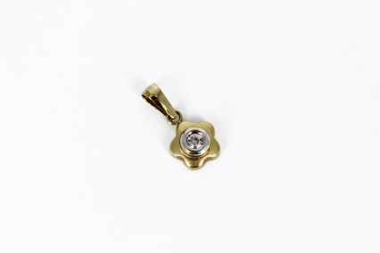 Colgante de oro de 18k. de segunda mano. Joyería de ocasión | ROYALHYSTERIA