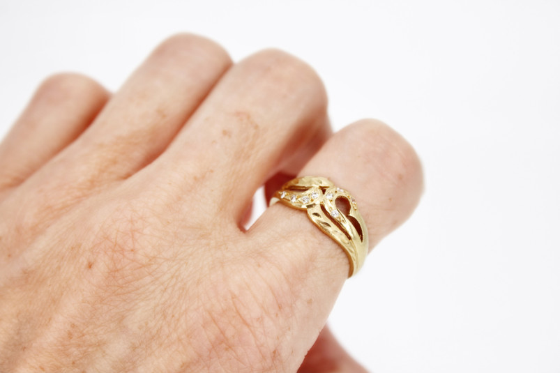 Anillo de oro de 18k. de segunda mano. Joyería de ocasión | ROYALHYSTERIA