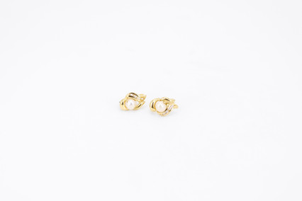 Pendiente de oro de 18k. de segunda mano. Joyería de ocasión | ROYALHYSTERIA