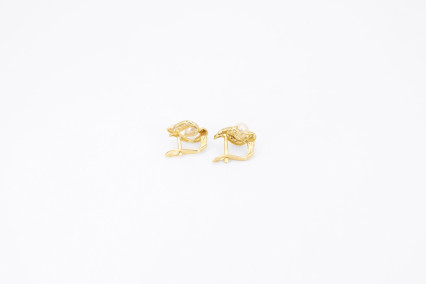 Pendiente de oro de 18k. de segunda mano. Joyería de ocasión | ROYALHYSTERIA