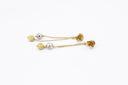 Pendiente de oro de 18k. de segunda mano. Joyería de ocasión | ROYALHYSTERIA