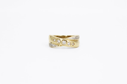 Anillo de oro de 18k con diamantes. de segunda mano. Joyería de ocasión | ROYALHYSTERIA